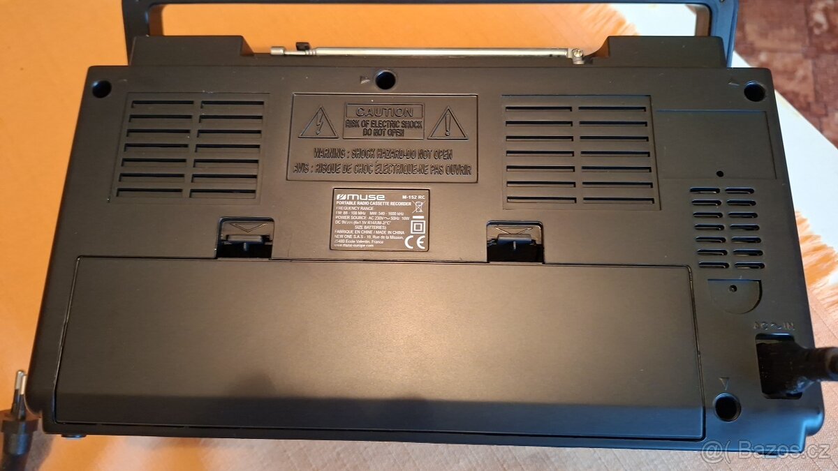 Prodám radiomagnetofon MUSE - 3