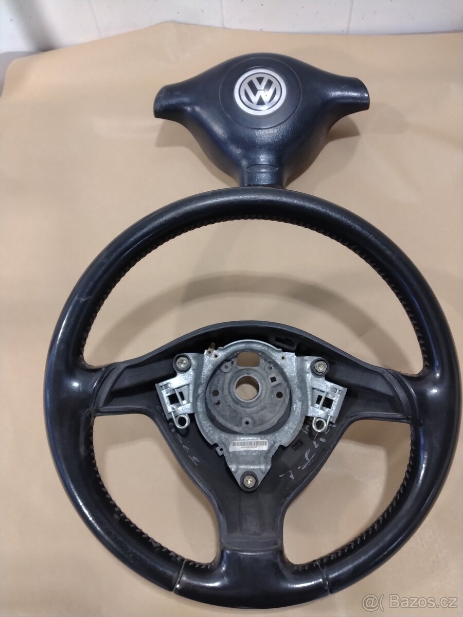 Tříramenný volant - 3