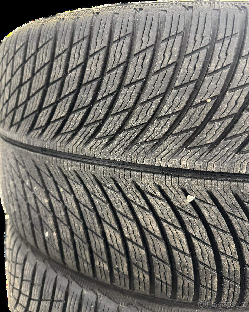 Zimní Michelin 285/30 r22 - 3