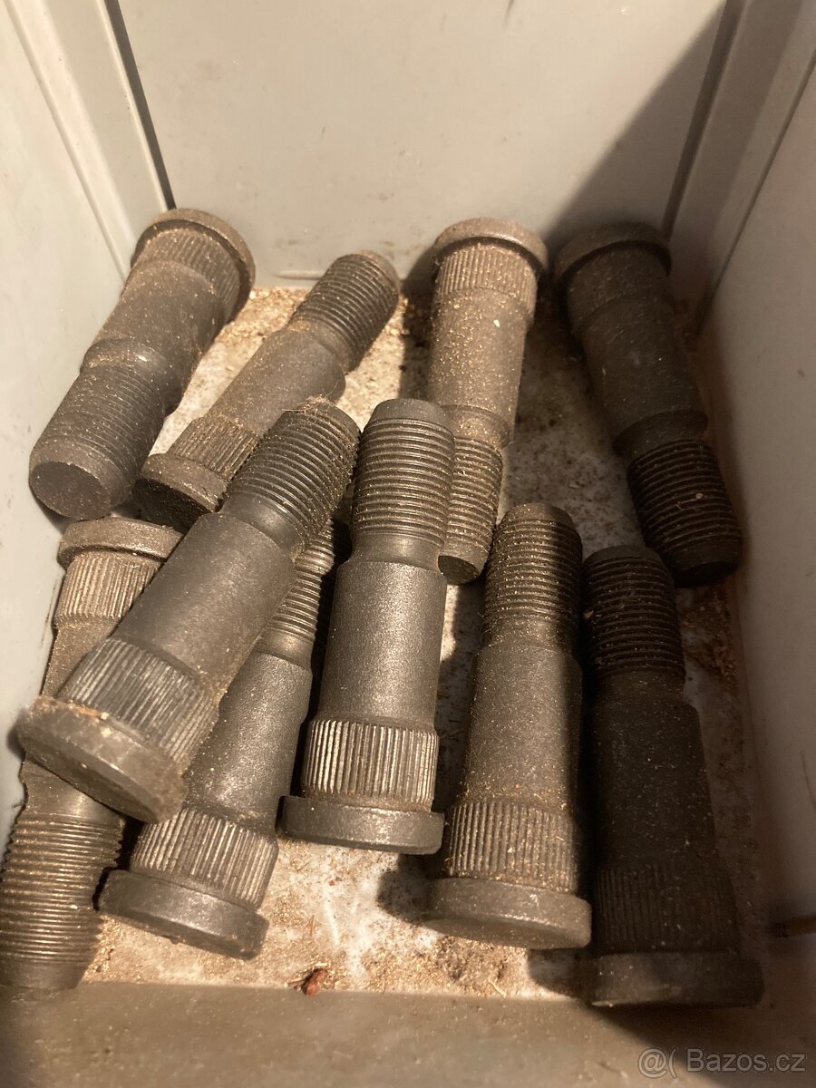 AVIA šrouby kol - 3