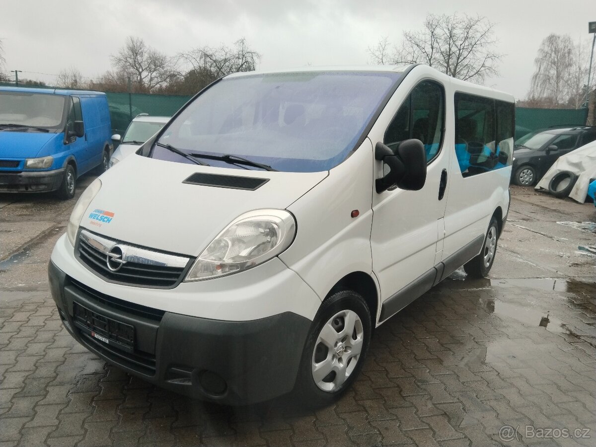 Opel vivaro 2,0cdi,9 míst, klima,doložené km - 3