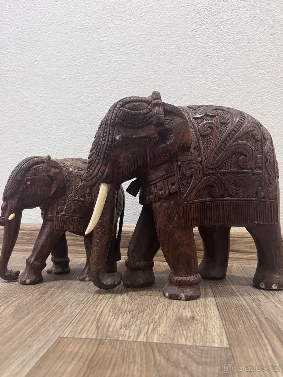 Ručně vyřezávání sloni - sada ( 20cm + mládě) - 3