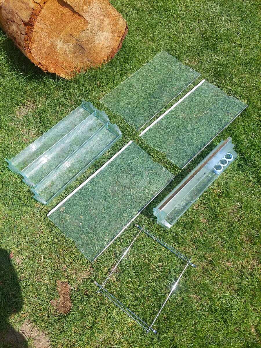 Police z lednice Liebherr - 3