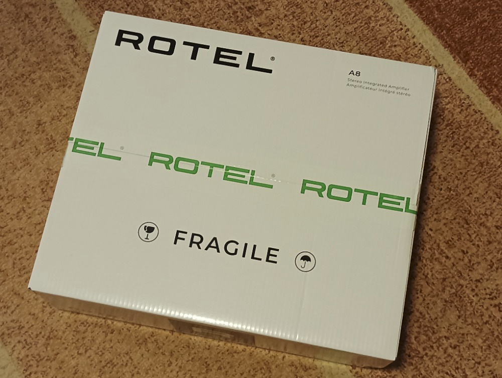 NOVÝ STEREO ZESILOVAČ ROTEL A8 - 3