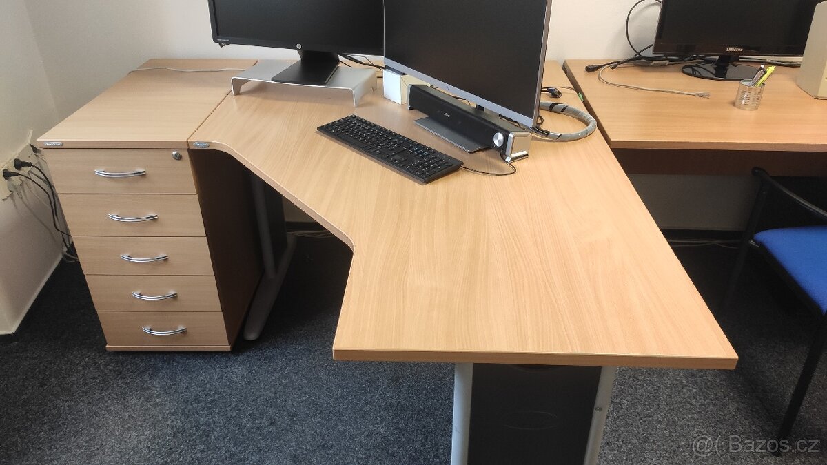 Nabízím 4 kancelářské stoly a 2 šuplíky - 3