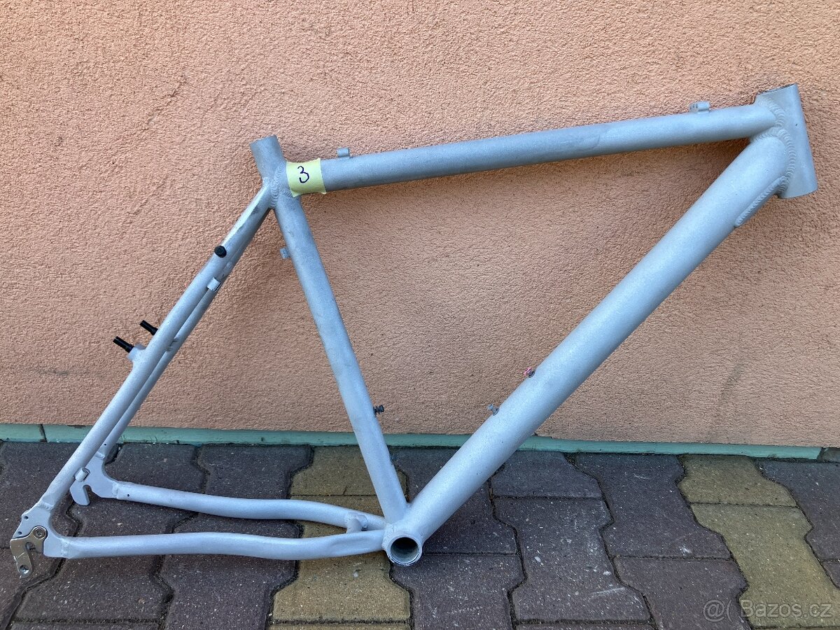 RÁMY NA KOLA 26 A 28 PALCŮ - 3