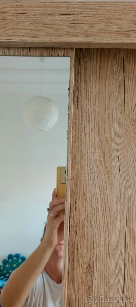 Šatní skříň - 3