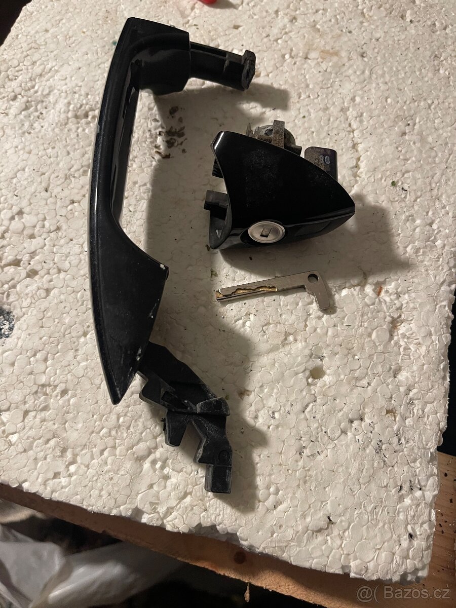 Zámek dveří Mercedes w204 - 3