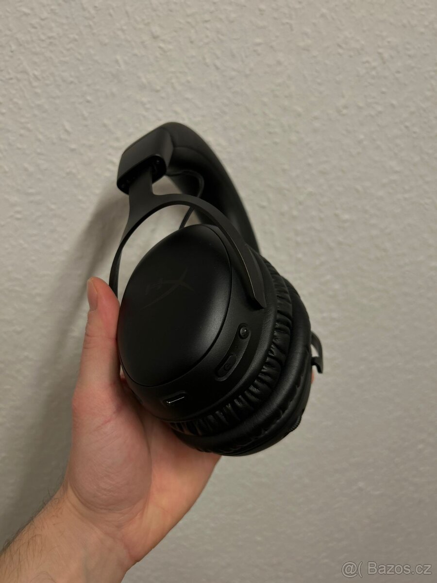Sluchátka HyperX Cloud III Wireless - černá - 3