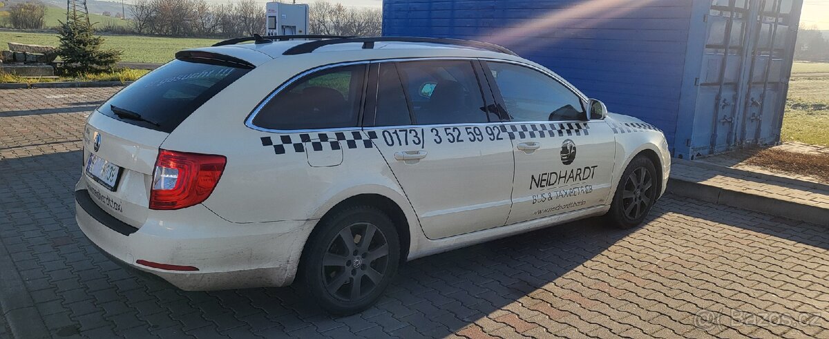 Škoda Superb combi 2.0tdi DSG facelift,Bíla barva - 3