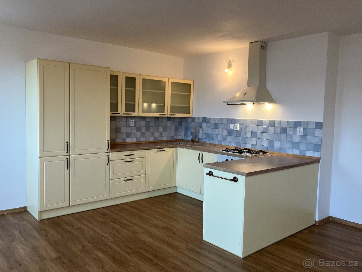 Byt 3+kk v centru Mostu - 3