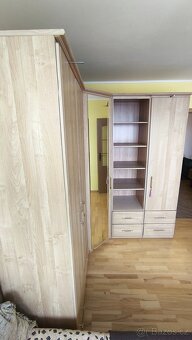 Rohová šatní skříň - 3