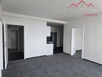 Pronájem bytu 3+kk, rekonstrukce, 65 m2, Žižkovo náměstí - A - 3