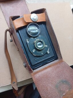 Starý fotoaparát Voigtländer BRILLANT - 3