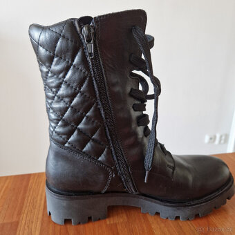 Nové černé šněrovací workery zn. TOSCA BLU, č. 35 - 3