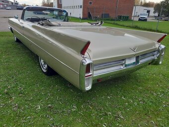1963 Cadillac Series 62 Convertible - 3