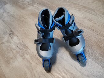 Prodám dětské kolečkové brusle velikost S (31-34) - 3