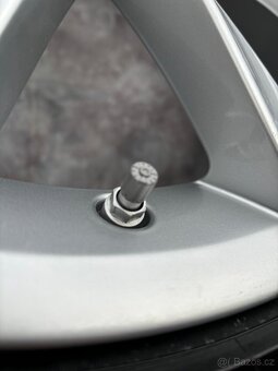 Zimní originální sada alu Škoda Superb 235/45R18 - 3