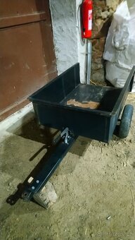 Vozík a rozmetadlo hnojiv - 3