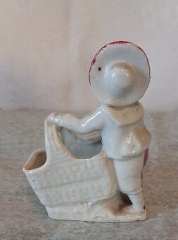 Vázička Chlapec s košíkem, Žacléř - 3