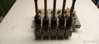 Predám hydraulický rozvádzač - 3