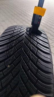 Prodám 2 x pneu Vredestein 185/50/16 - 3