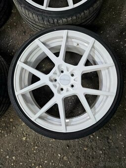BÍLÉ ROTIFORM KPS 5x112 R20 + letní pneu - 3