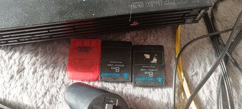 Playstation 2 + 2 ovladače a hry - 3