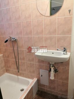 Pronájem garsoniéry v centru Děčína I - 3