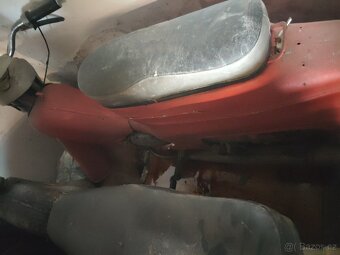 Staré motorky mustang a pijonyr - 3
