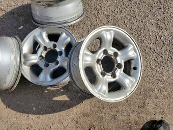 r15" Alu kola Nissan Terrano SUV 6x139,7 7jx15 - 3