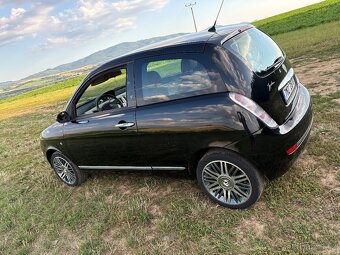 Lancia ypsilon - 3