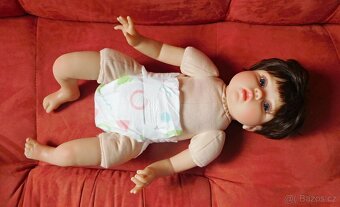 Rozkošná panenka Rebirth Girl v růžové a bílé, délka 50 cm - 3