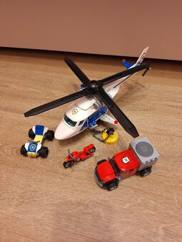 Lego Sety 70421, 76896, 60243 - 3