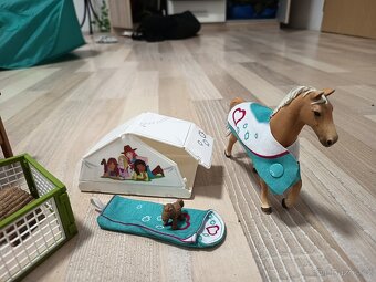 Schleich králíkárna a stan - 3