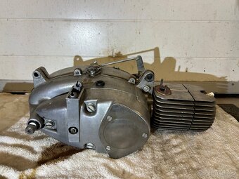 Motor Jawa 50/23 Mustang - pionýr - 3