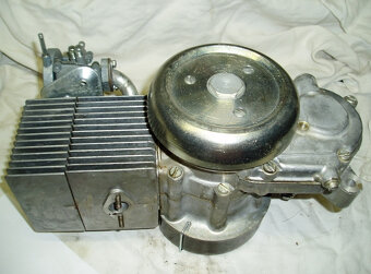 Predám - NOVÝ - MOTOR - na BABETU- 207 - orig. - - 3