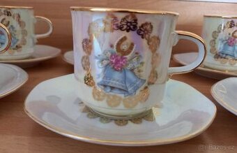 Porcelánová šálky s podšálky.Vánoční motiv - 3