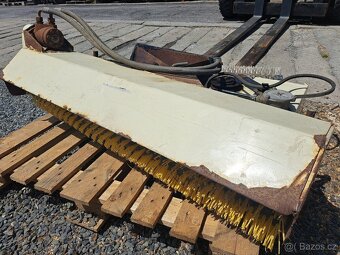 Malotraktor Zametaci kartáč koště - 3