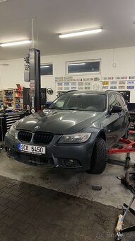 Bmw e91 320d díly - 3