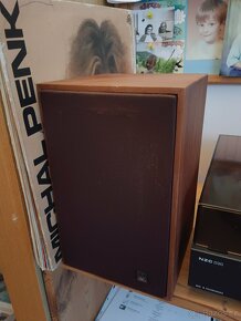 Stereo gramofon NZC 030 se zesilovačem a reproduktory - 3