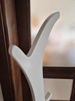 dřevěný designový věšák - 3