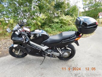 Honda VFR 800 - 3