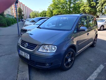 VW Touran 2,0 FSI bez TK - 3
