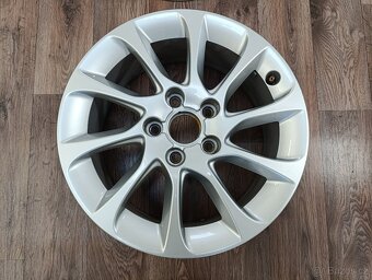 5x112 Audi A3 6,5Jx16 ET46 číslo dílu 8V0601025BM alu disky - 3