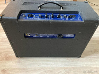Hybridní kombo Vox AC15 VR včetně origo footswitche a obalu - 3