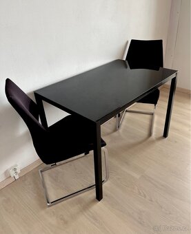 Jídelní stůl se skleněnou deskou + 4 židle - 3