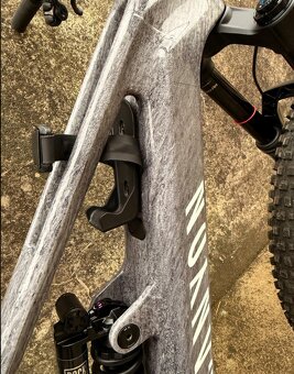 Canyon Torque:ON CF Roczen – X0 AXS, nová 900wh baterie - 3
