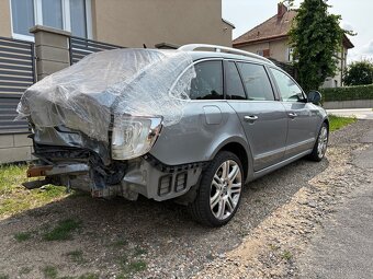 Škoda Superb 2 bourané - 3
