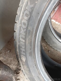 235/45 R18 98V - 3